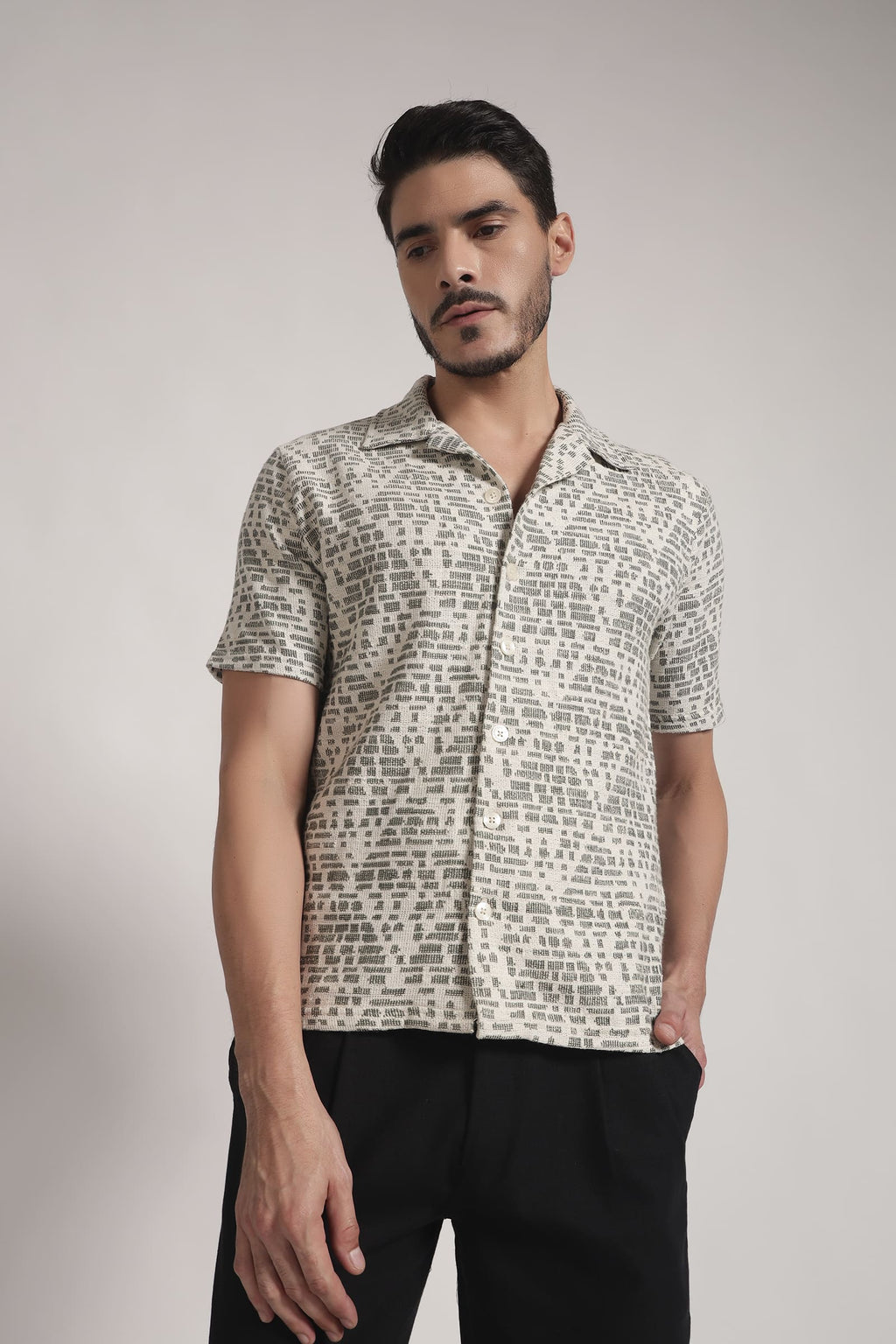 Men’s Beige Short Sleeve Camp Collar Shirt – Relaxed Fit Vertical Stripe Summer Shirt