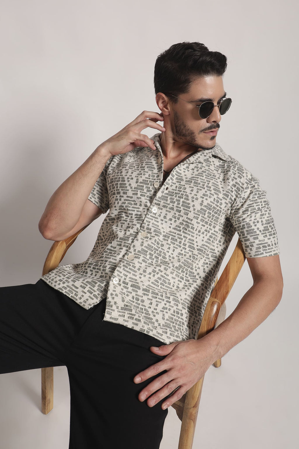 Men’s Beige Short Sleeve Camp Collar Shirt – Relaxed Fit Vertical Stripe Summer Shirt